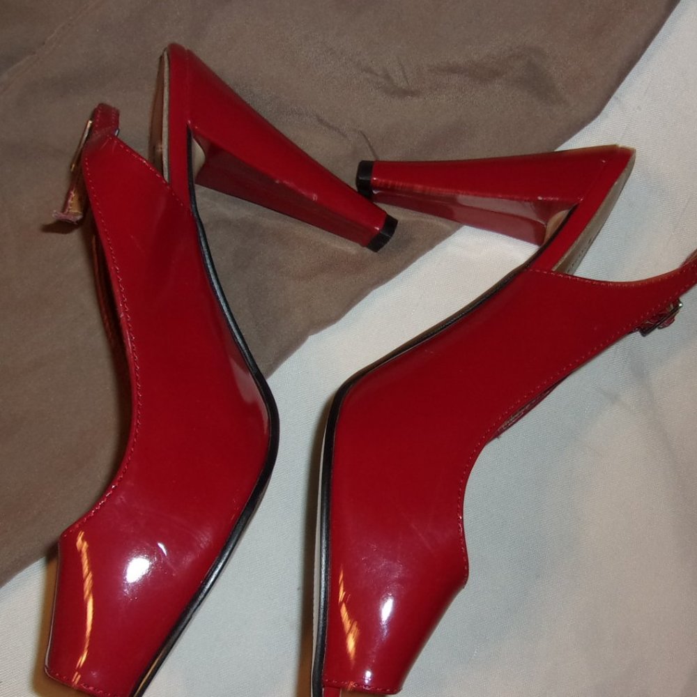 pierre dumas womans size 7 medium high casual dress heels seven shoes red shiny - Picture 4 of 7